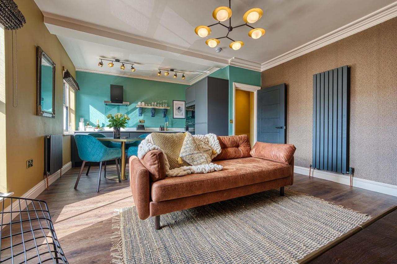 Casa Del Artista - Luxury Apartments, Whitby Exteriör bild