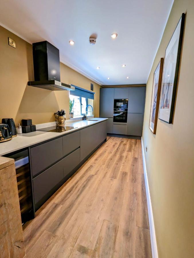 Casa Del Artista - Luxury Apartments, Whitby Exteriör bild