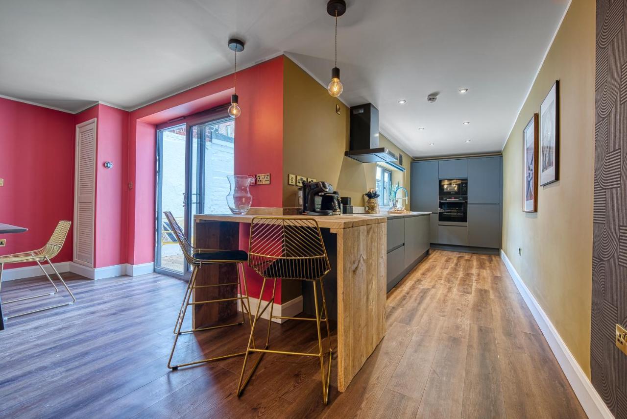 Casa Del Artista - Luxury Apartments, Whitby Exteriör bild