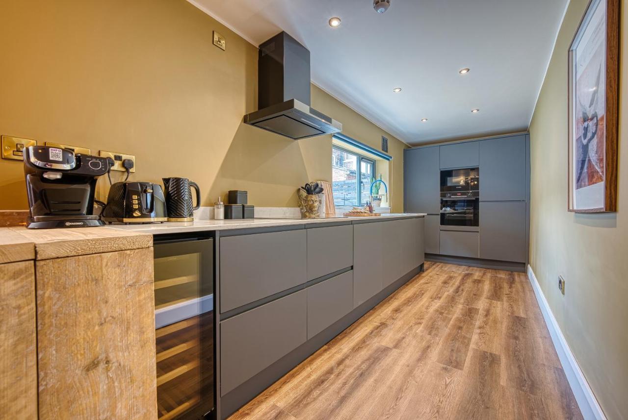 Casa Del Artista - Luxury Apartments, Whitby Exteriör bild